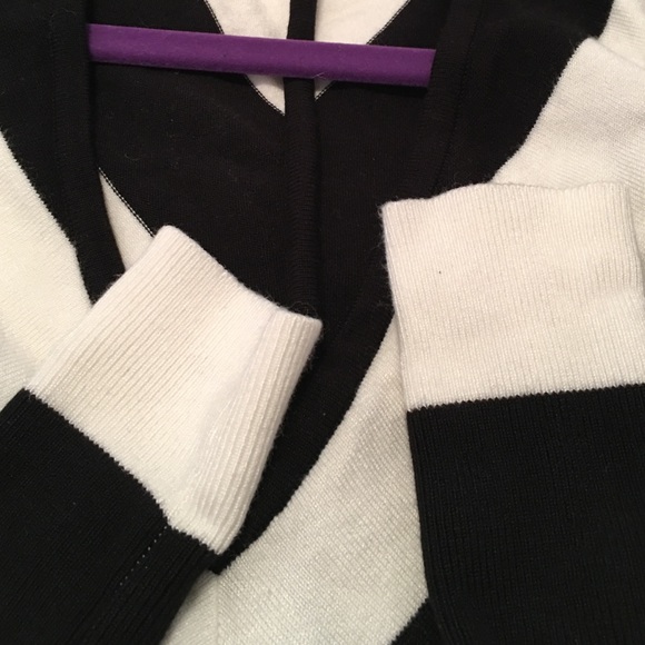 Guess striped dress - Picture 3 of 4