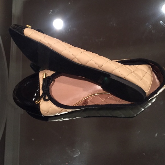 Adorable Tan & Black Faux leather quilted flat - Picture 2 of 4