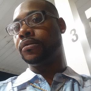 Meet your Posher, Derrick