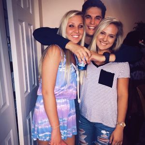 Meet your Posher, Caity