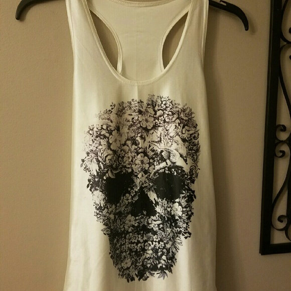 Skull tank