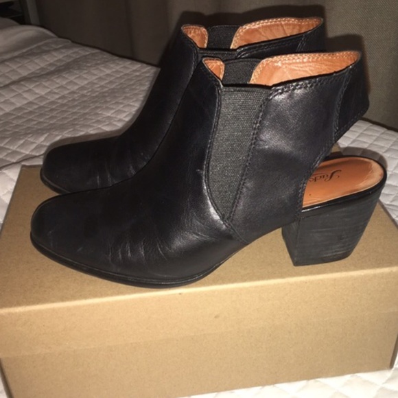 ‼️SENDING OUT TODAY! ‼️Lucky Brand Ankle Booties