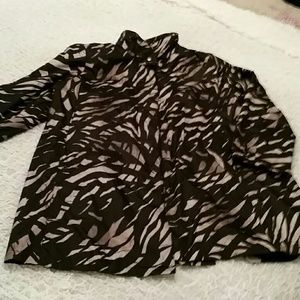 Beautiful black and beige zip-up lightweight coat