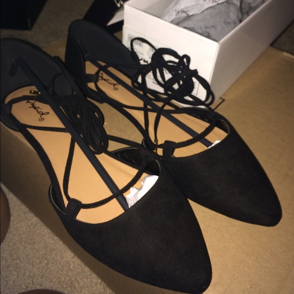 new lace-up pointed toe flats