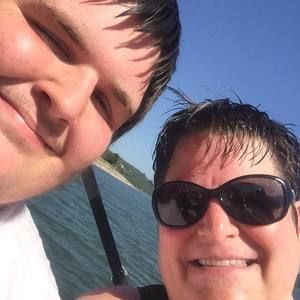 Meet your Posher, Dena