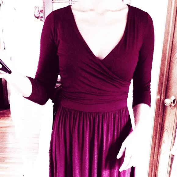 GILLI WRAP DRESS - Picture 2 of 3