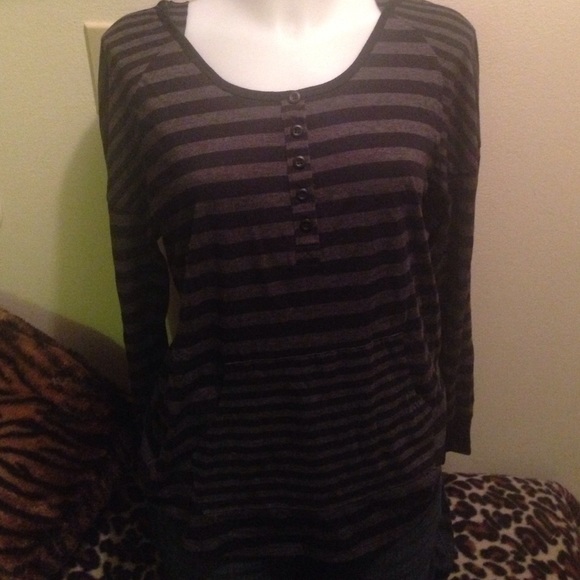 💯SOLD💁 Stripped Hooded Long-sleeve