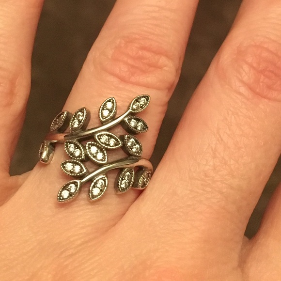 925 Stamped Leaves Ring.