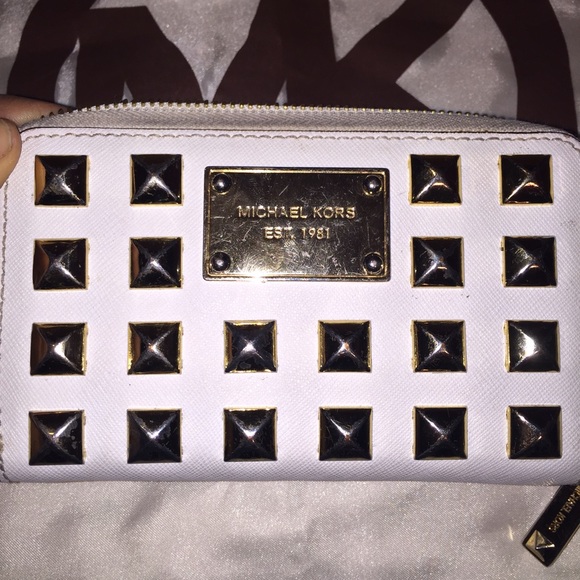 White studded Micheal Kors wallet - Picture 4 of 4
