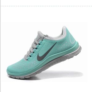 Nike women's mint running shoes