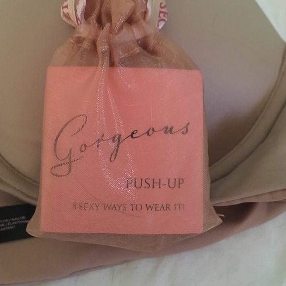 Gorgeous strapless multiway push up bra - Picture 3 of 3