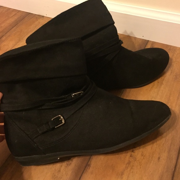 Black suede Booties