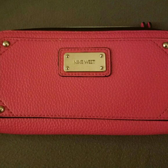 Nine West wallet