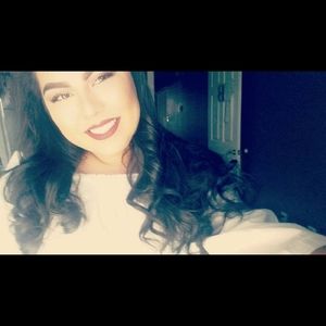 Meet your Posher, Abigail