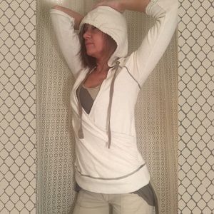 Final Price 🕯 Free People Deep-V Hoodie Sweater