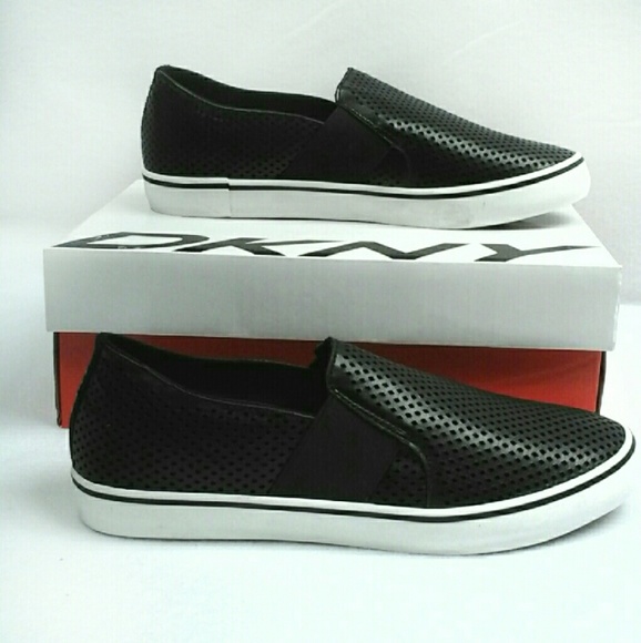 Sold!! DKNY Women's Barrow Fashion Sneaker Slip On - Picture 2 of 4