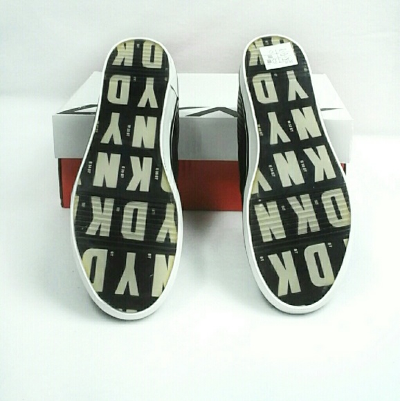 Sold!! DKNY Women's Barrow Fashion Sneaker Slip On - Picture 4 of 4