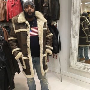 Meet your Posher, Dennis