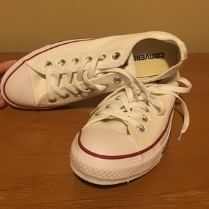 White size 9 Converse tennis shoes.