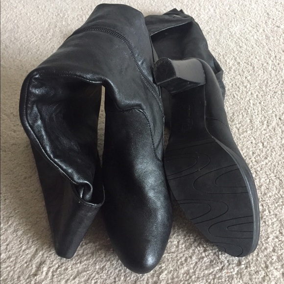 Andrew Geller knee high black boots - Picture 2 of 2