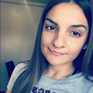 Meet your Posher, Carolina