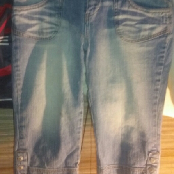 Mossimo capris