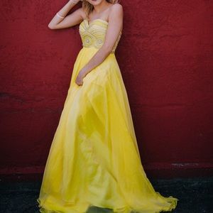 GORGEOUS new yellow prom dress!