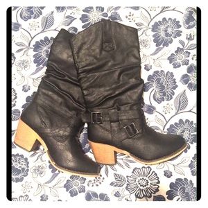 Black slouch double buckle cowboy boots never worn