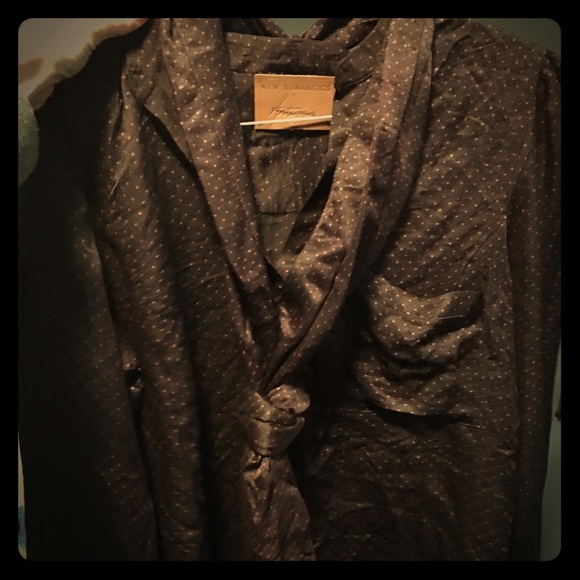 NWOT Brown polka dot silk shirt with neck tie-m