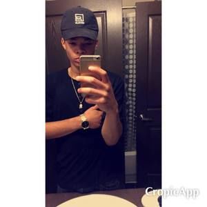 Meet your Posher, Avery