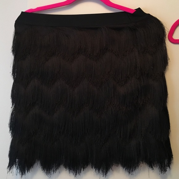 Max studio skirt stretch fringe zig zag
