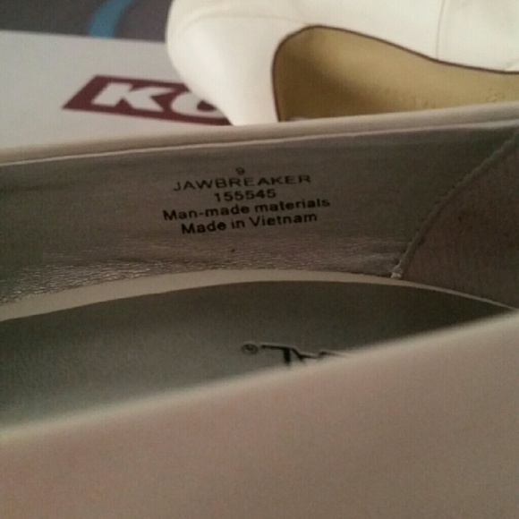 Shoes - Picture 2 of 4