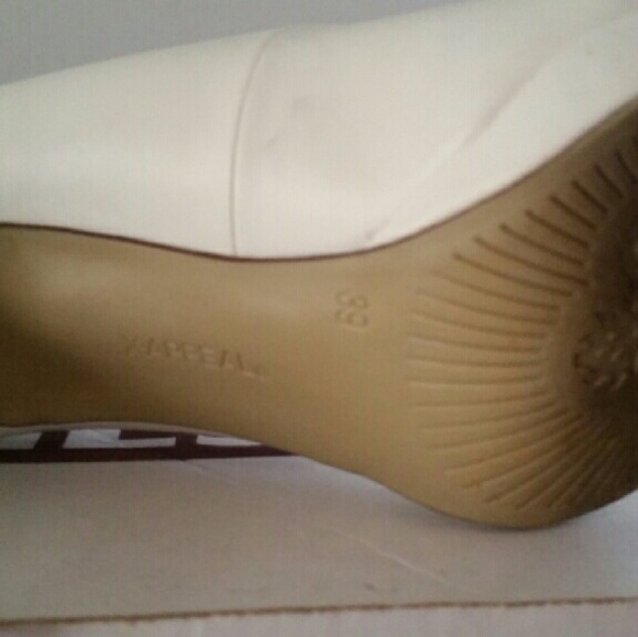 Shoes - Picture 3 of 4