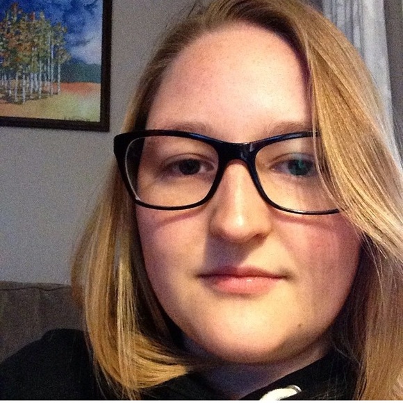 Meet your Posher, Emma - Picture 1 of 1