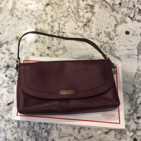 *Pristine condition* Large leather Coach wristlet