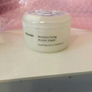 "Glossier" Moisturizing moon Masque