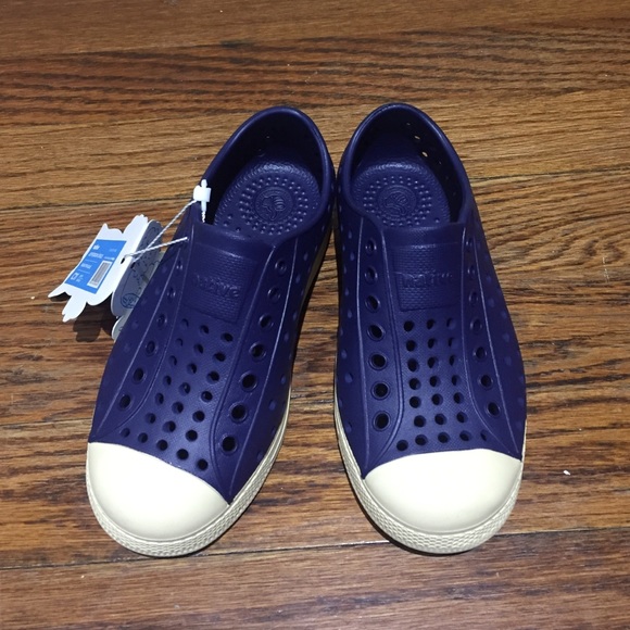 Native Sneaker, Size 11 kids