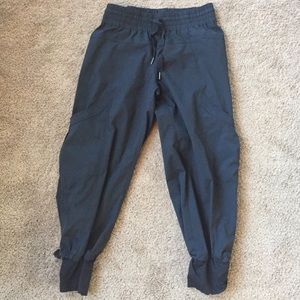 Women's lululemon Capri pants