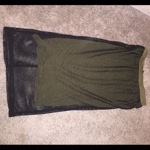 Black & Geeen Mesh Skirt. Size S Black & Geeen Mesh Skirt. Size S