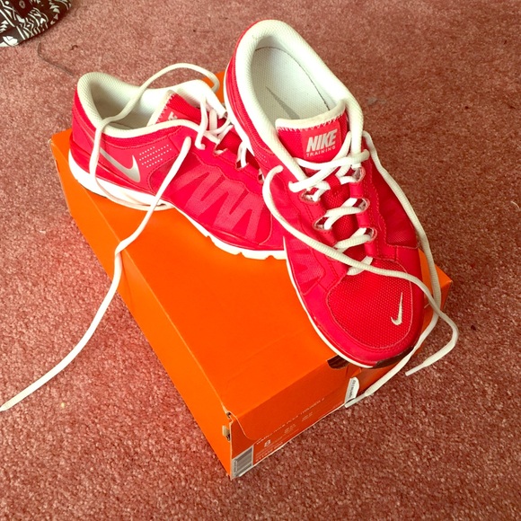 WOMENS Nike flex trainer 2