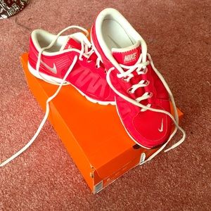 WOMENS Nike flex trainer 2