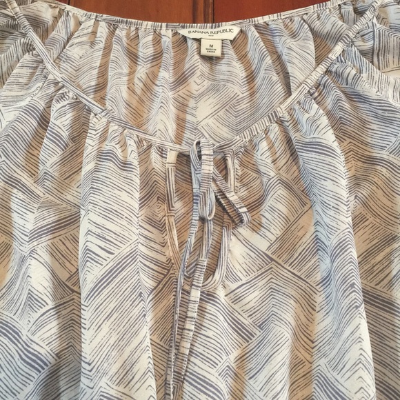 LAST WEEKEND! DONATING NWOT Banana Republic Blouse - Picture 2 of 4