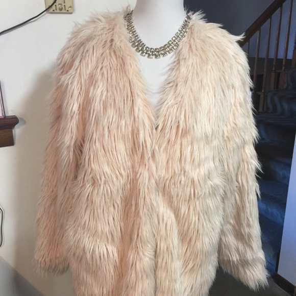 H&M Jackets & Blazers - H&M fuzzy coat