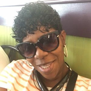 Meet your Posher, Vickie