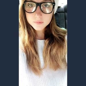 Meet your Posher, Dakota