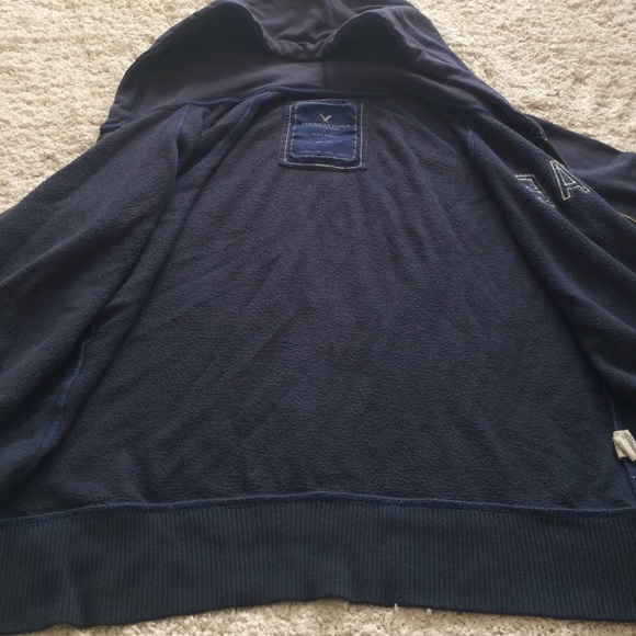 AE zip up sweatshirt. - Picture 3 of 4