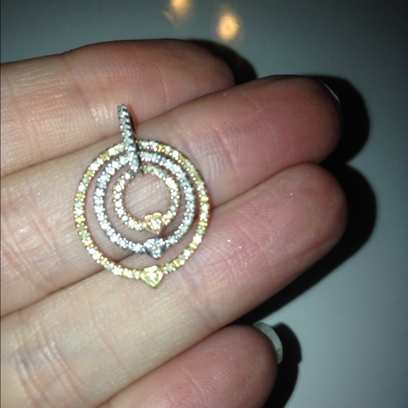 Jewelry - Gorgeous White Yellow & Rose Gold Diamond Pendant
