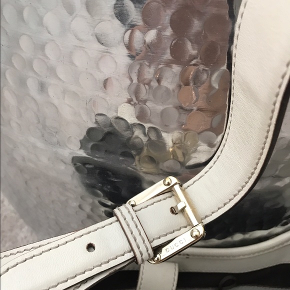 Authentic Gucci handbag. Need to sell 😢 - Picture 3 of 4