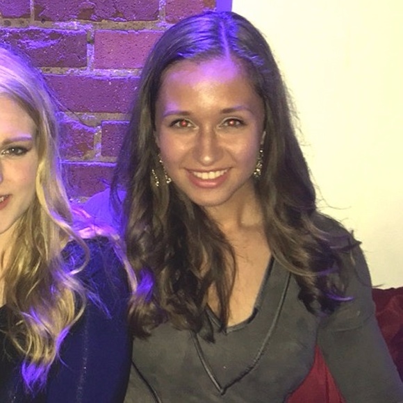 Meet your Posher, Emily - Picture 1 of 5