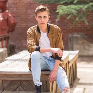 Meet your Posher, Alec